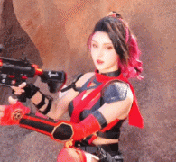 女人由于男友偷瞄